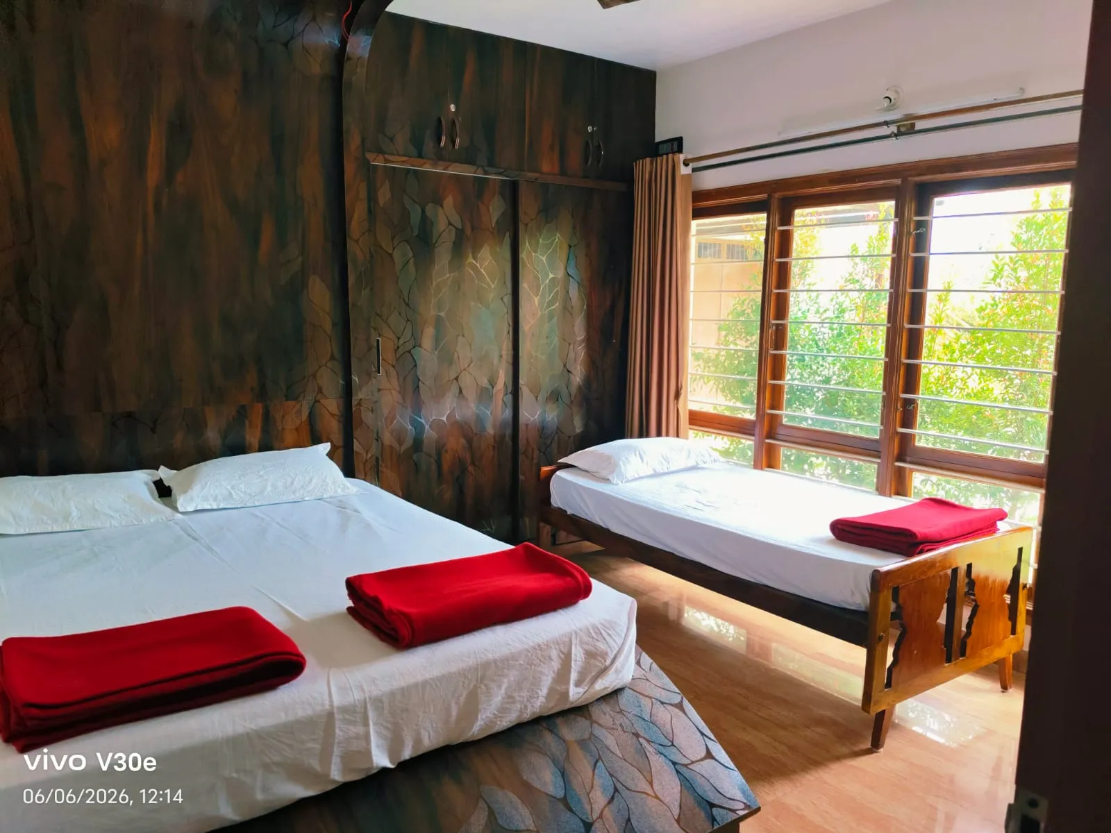 4 Sharing Room